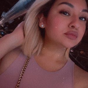 Meet your Posher, Daniela